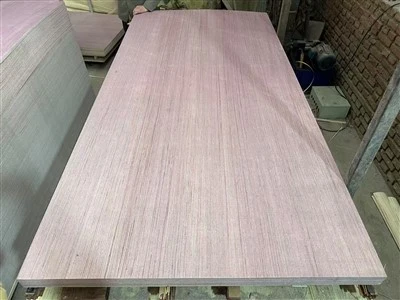 1,2 mm 1240 * 2460 mm Laminovaná rekonštrukčná preglejka
